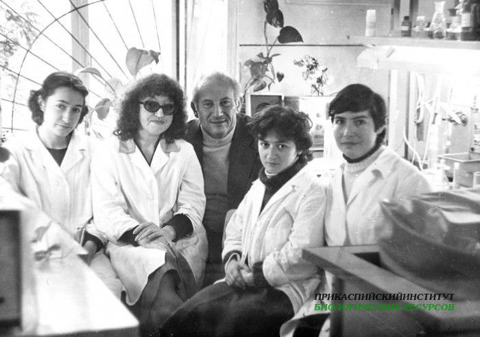 Абрамов Ш.А. и сотрудники лаборатории ЭБОРИБР